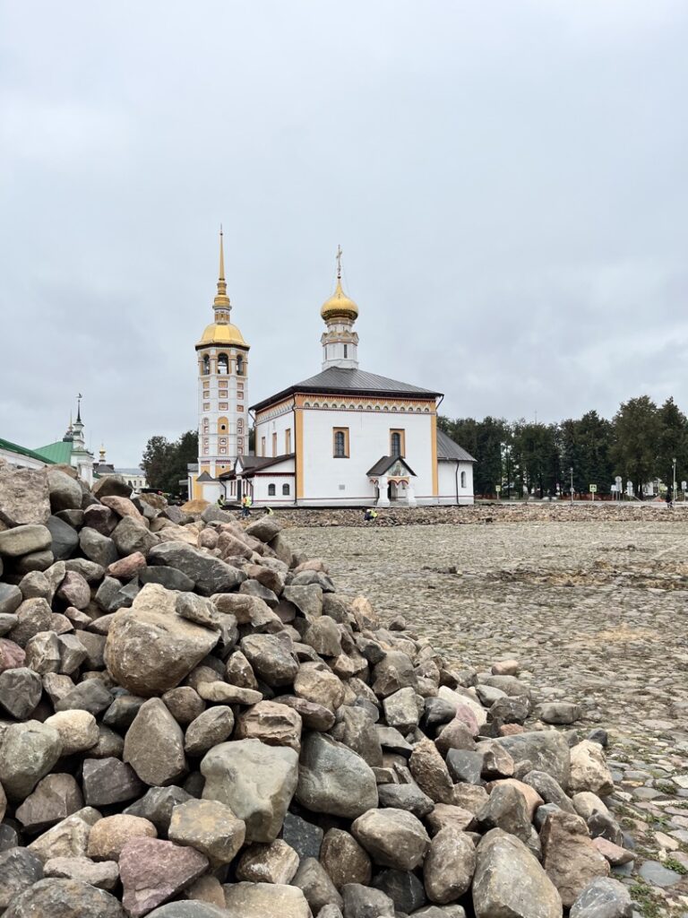 Тур для школьников с выездом на автобусе из Москвы 2026. «Властелины Золотого кольца»